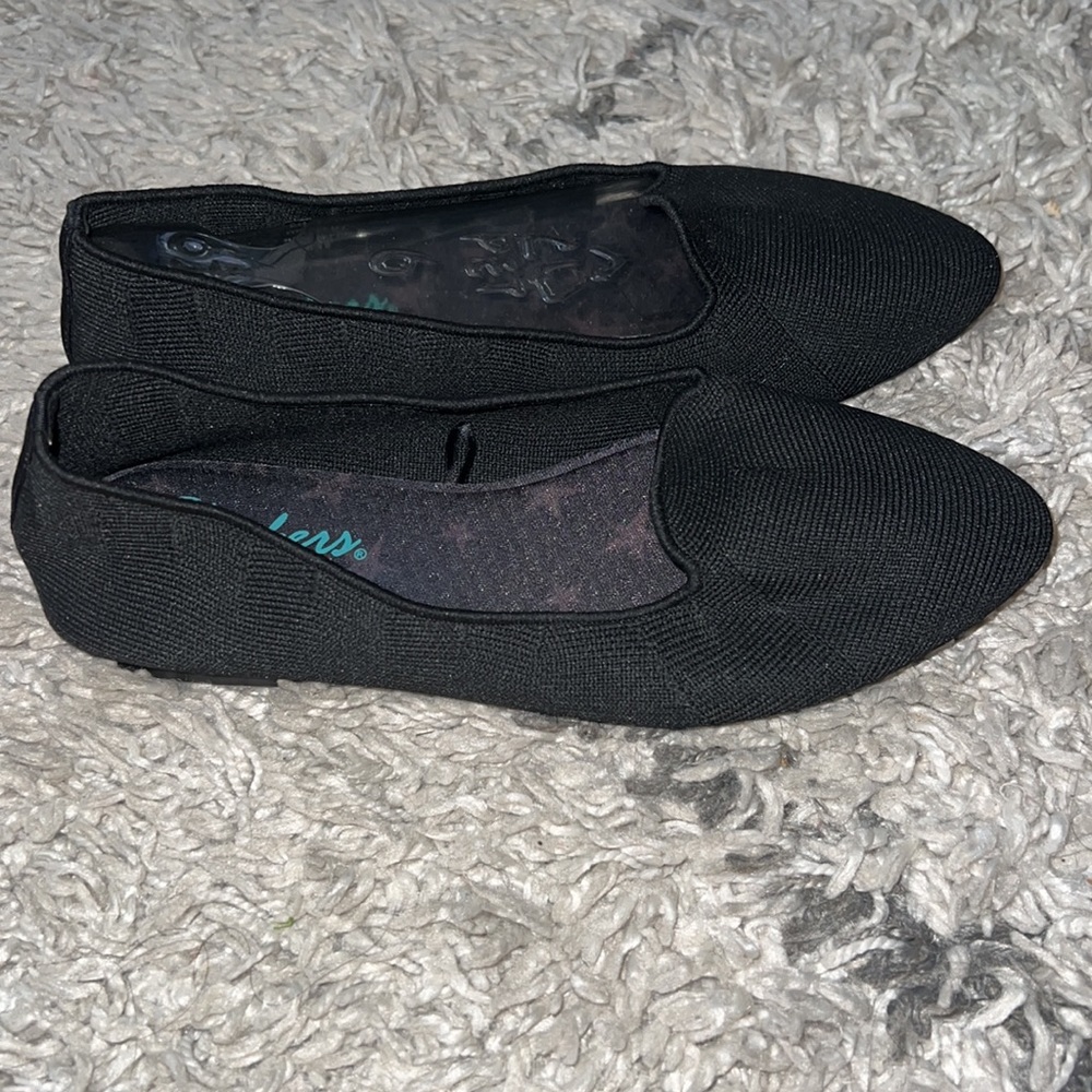 Flats - Picture 2 of 5